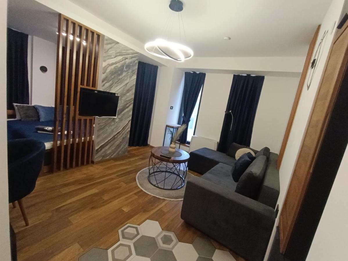 Square Luxury Apartament