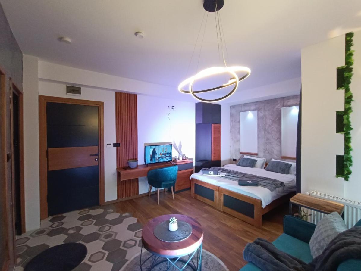 Square Luxury Apartament *
