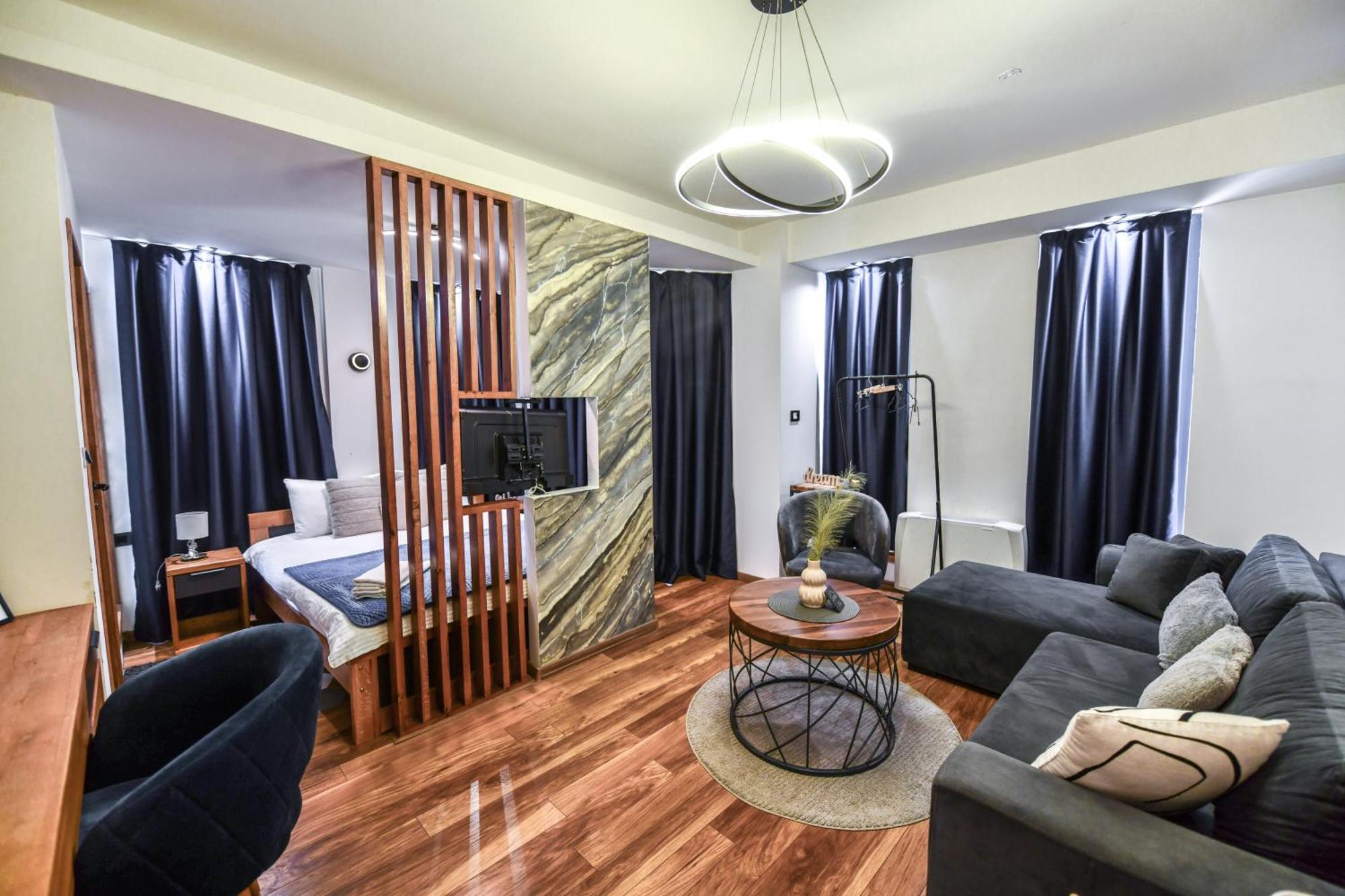 Square Luxury
